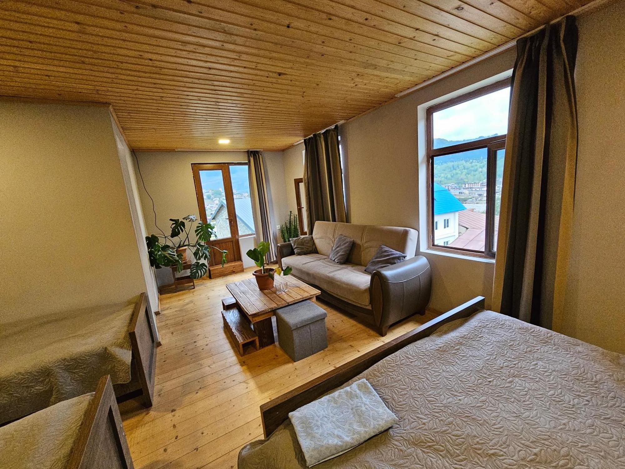 Guest House Goshtela Местия Экстерьер фото